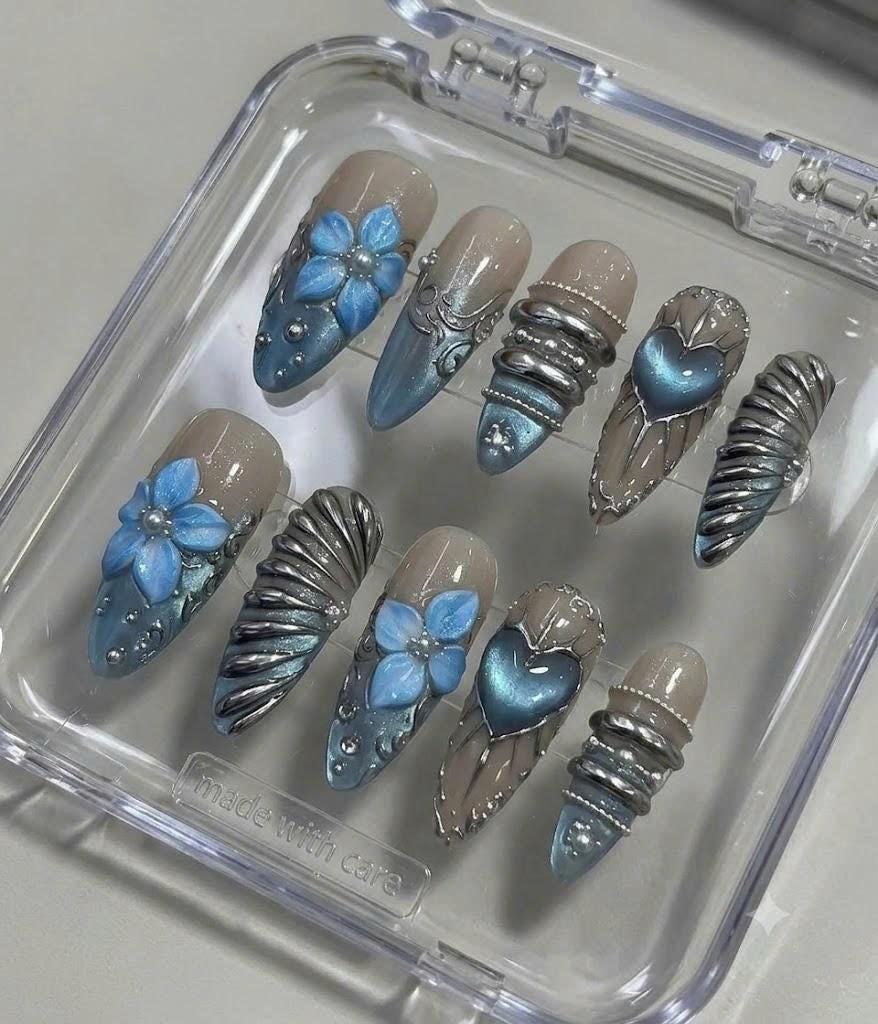 Blue Press-On Nails – Y2K Chrome – 3D Flower