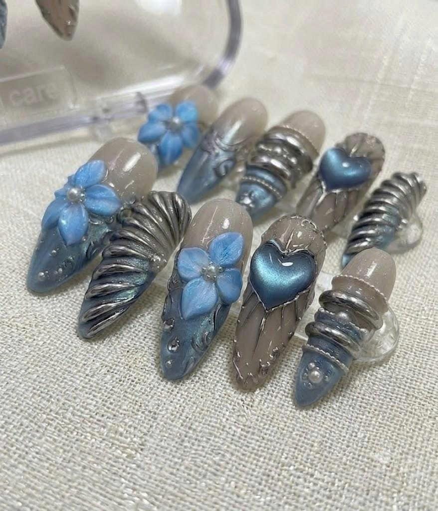 Blue Press-On Nails – Y2K Chrome – 3D Flower