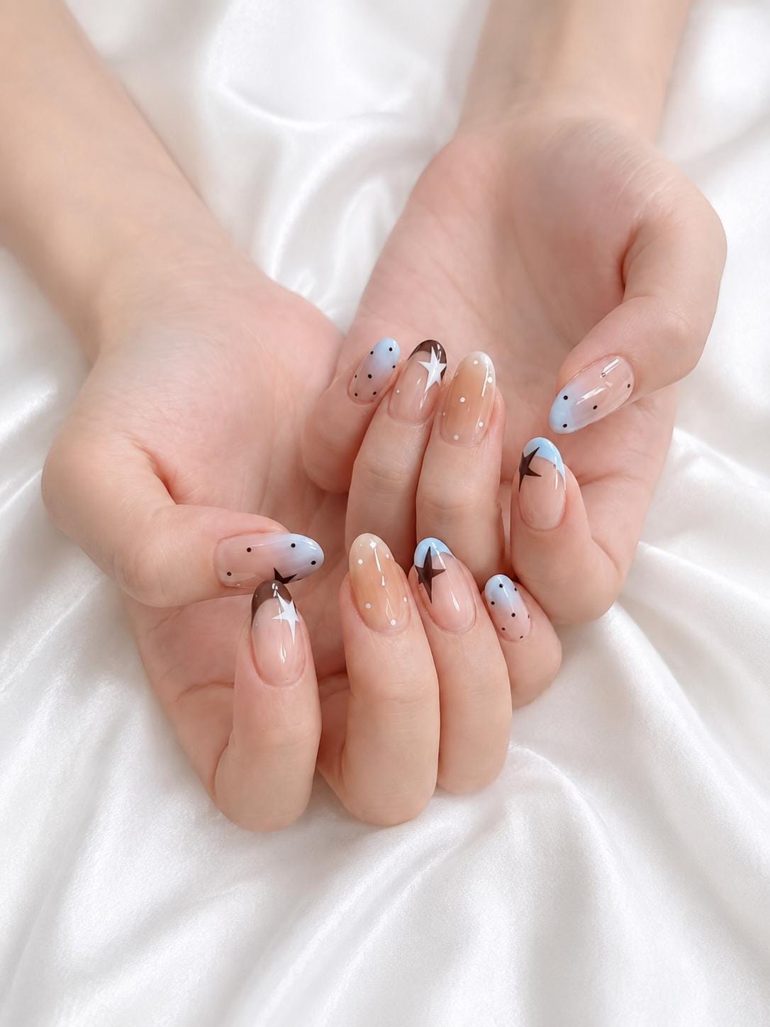 Pink Press-On Nails – Blue Star – Short Almond