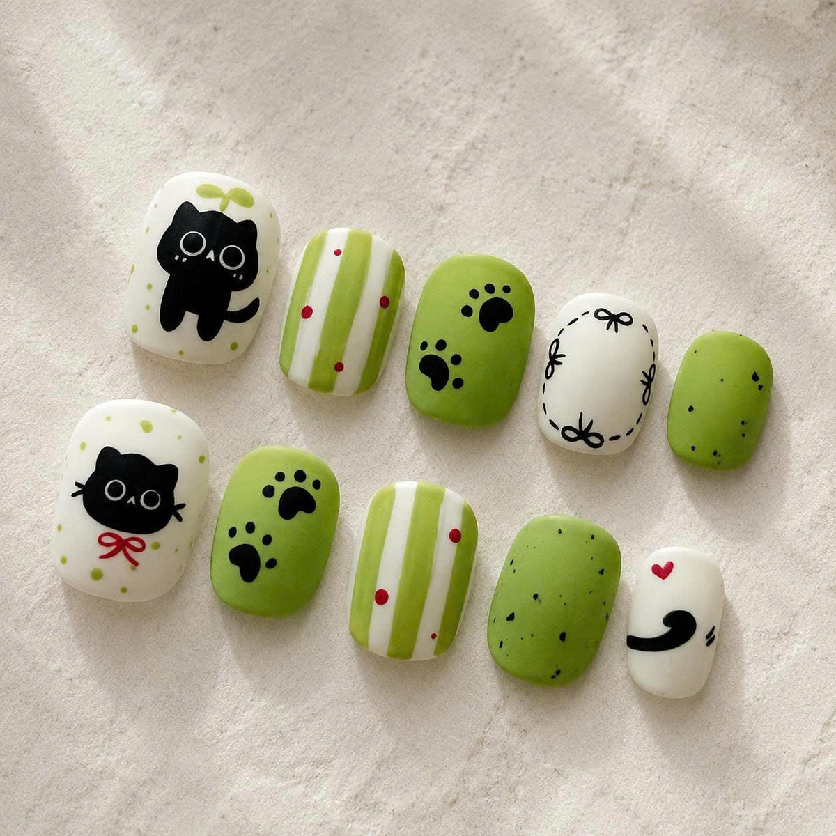 Green Short Press-On Nails – Cute Black Cat – Paw Print Details