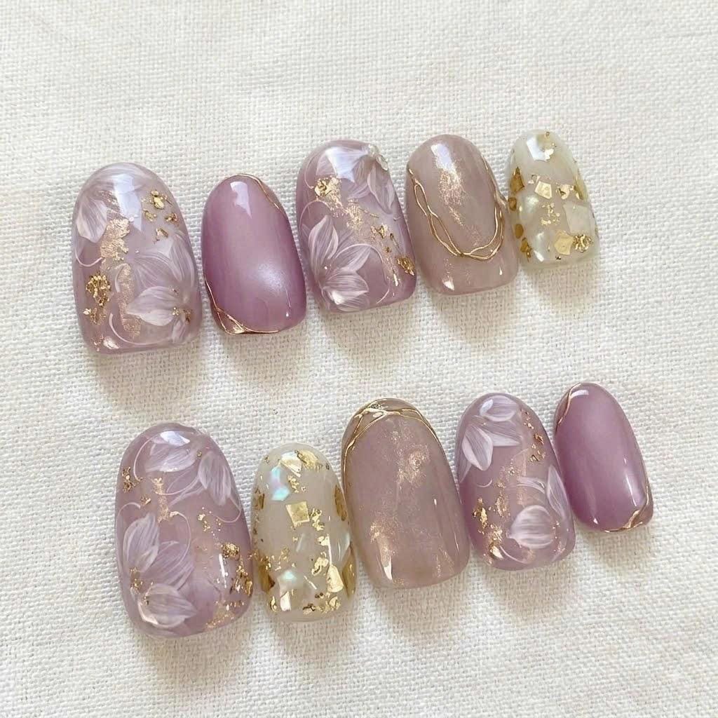 Pink Floral Press-On Nails – Jelly Oval – Gold Foil Flower