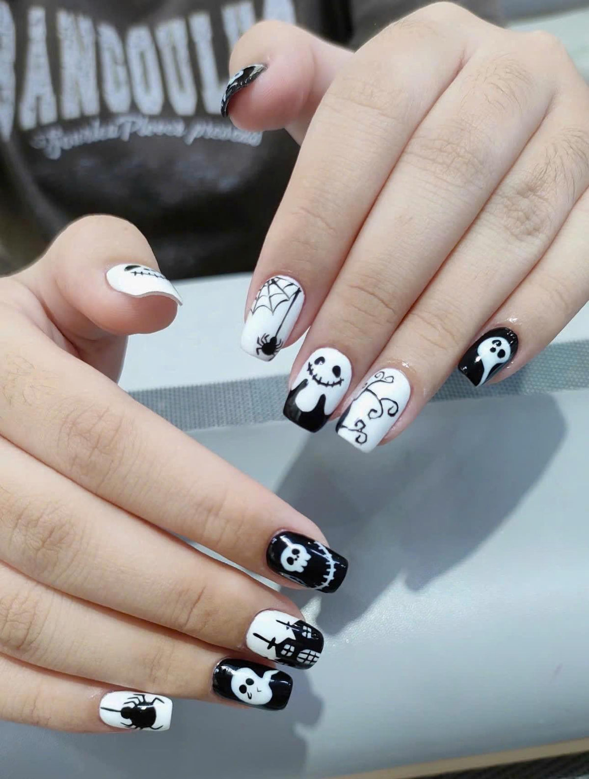 Halloween Press-On Nails – Black & White Ghost & Skull – Spider Web Short Square