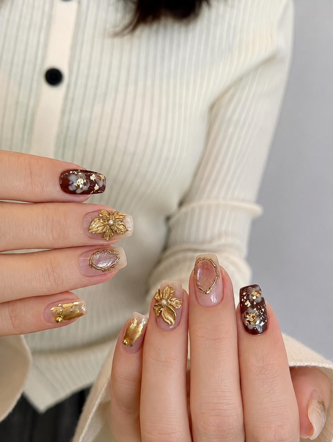 Gold Floral Press-On Nails – 3D Flower – Short Square