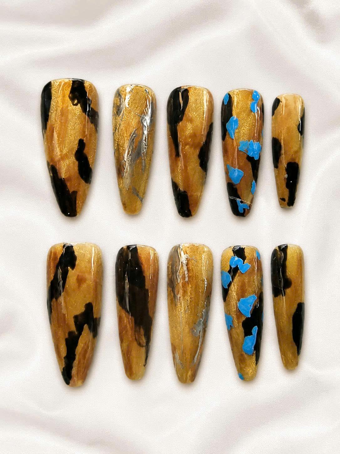 Amber Brown Press-On Nails – Black Gold – Abstract
