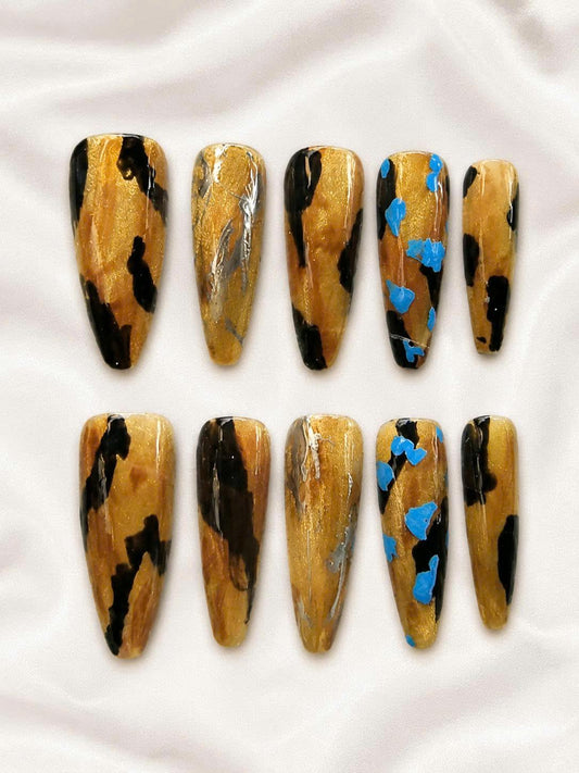 Amber Brown Press-On Nails – Black Gold – Abstract