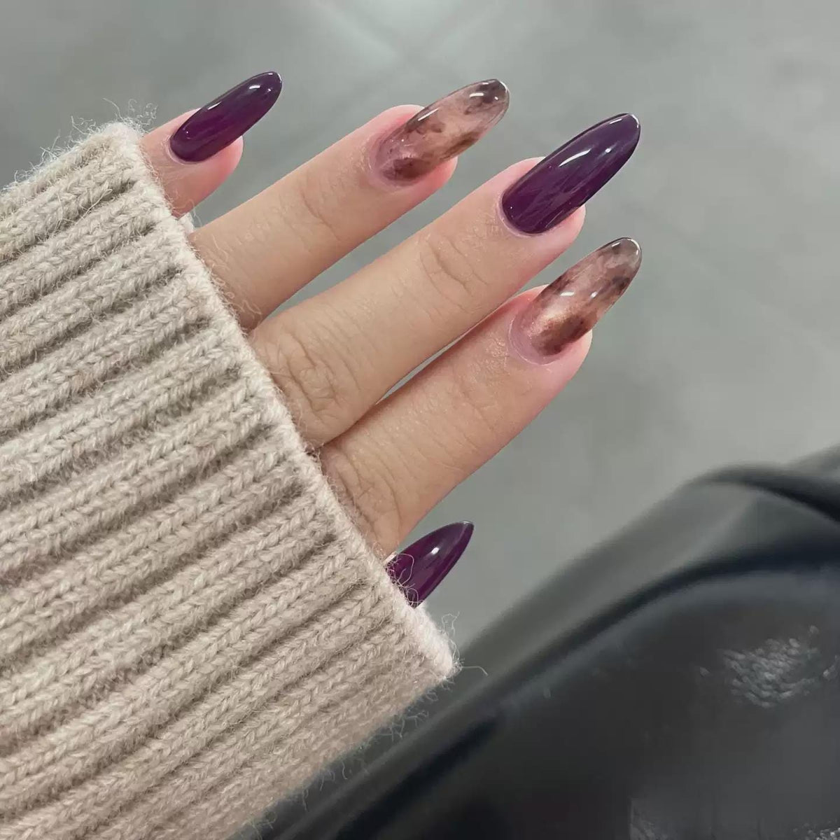 Dark Purple Press-On Nails – Brown Marble Details – Tortoise Shell Almond