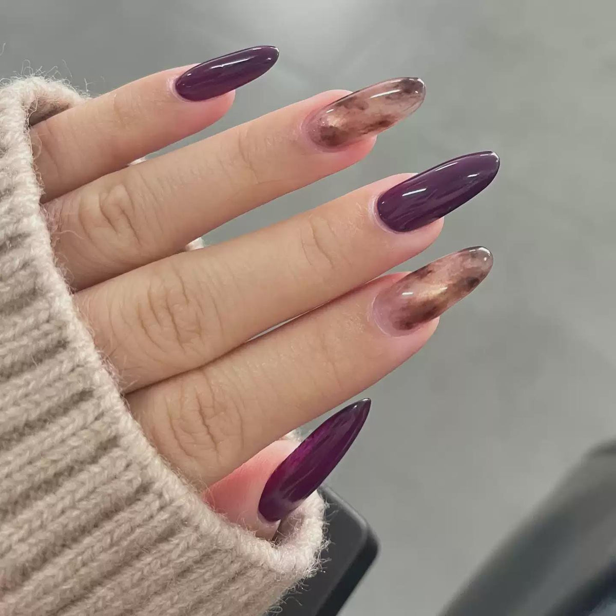 Dark Purple Press-On Nails – Brown Marble Details – Tortoise Shell Almond