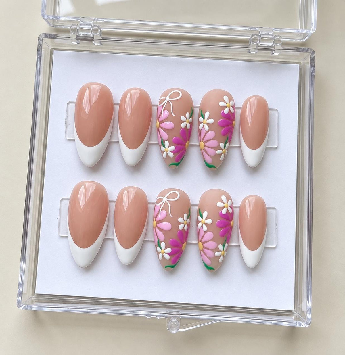 Floral Press-On Nails – Pink Daisy Details – White French Tip Almond
