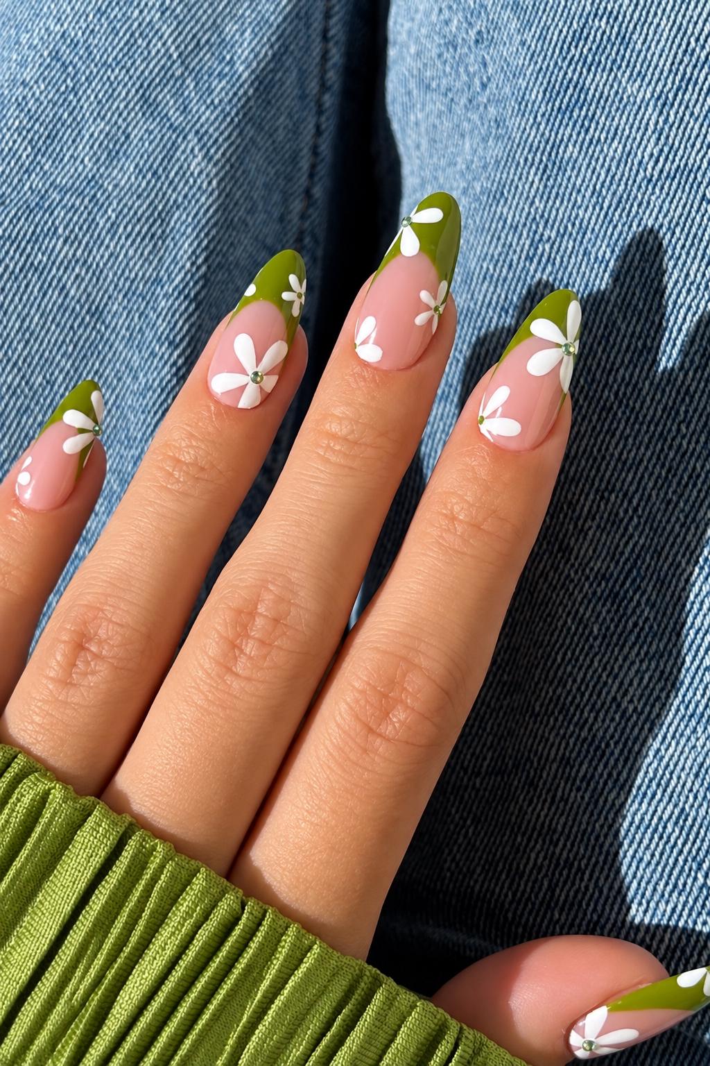 Green Floral Press-On Nails – White Daisy Almond – Green French Tip