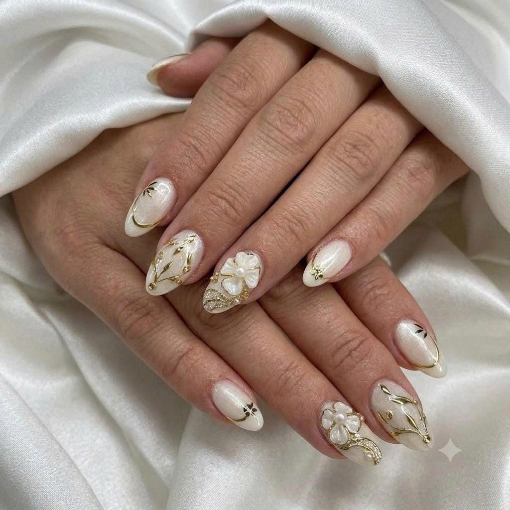 White Floral Press-On Nails – 3D Flower – Gold Chrome Almond