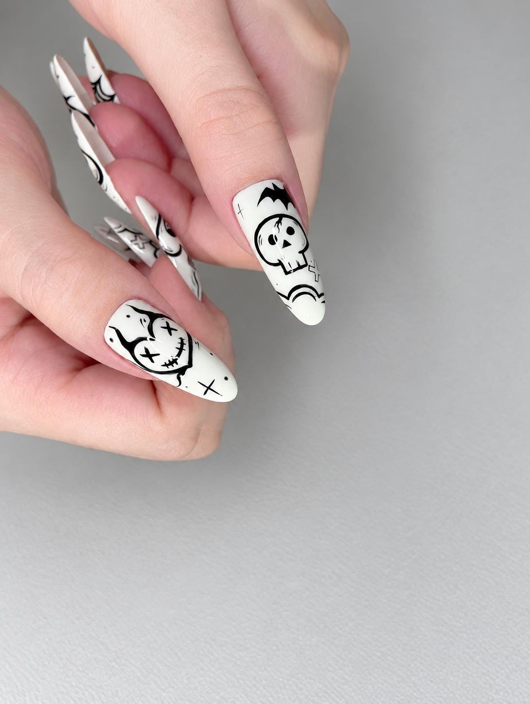 Halloween Press-On Nails – Black & White Ghost & Skull – Spider Web Details