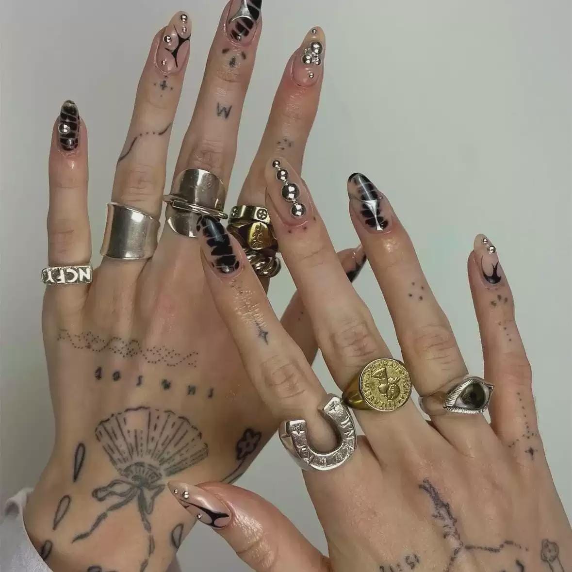 Y2K Press-On Nails – Black Chrome 3D – Edgy Nude Almond