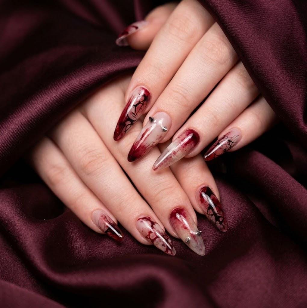 Bloody Press-On Nails – Barbed Wire – Red Horror