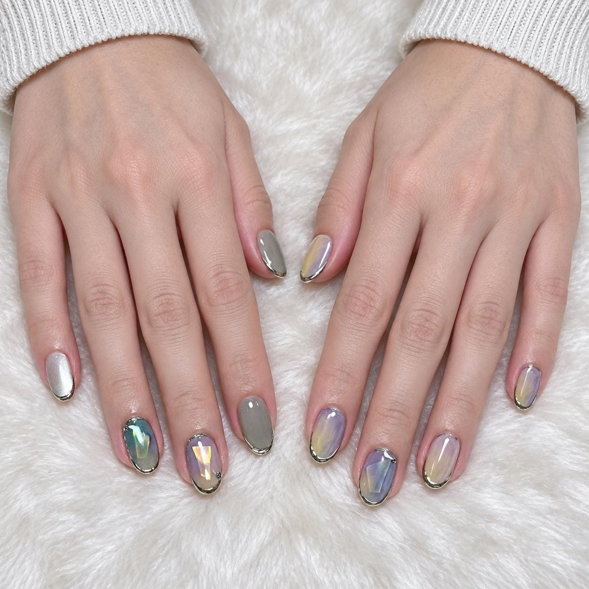 Aurora Jelly Press-On Nails – Pastel Chrome Oval – Iridescent Silver