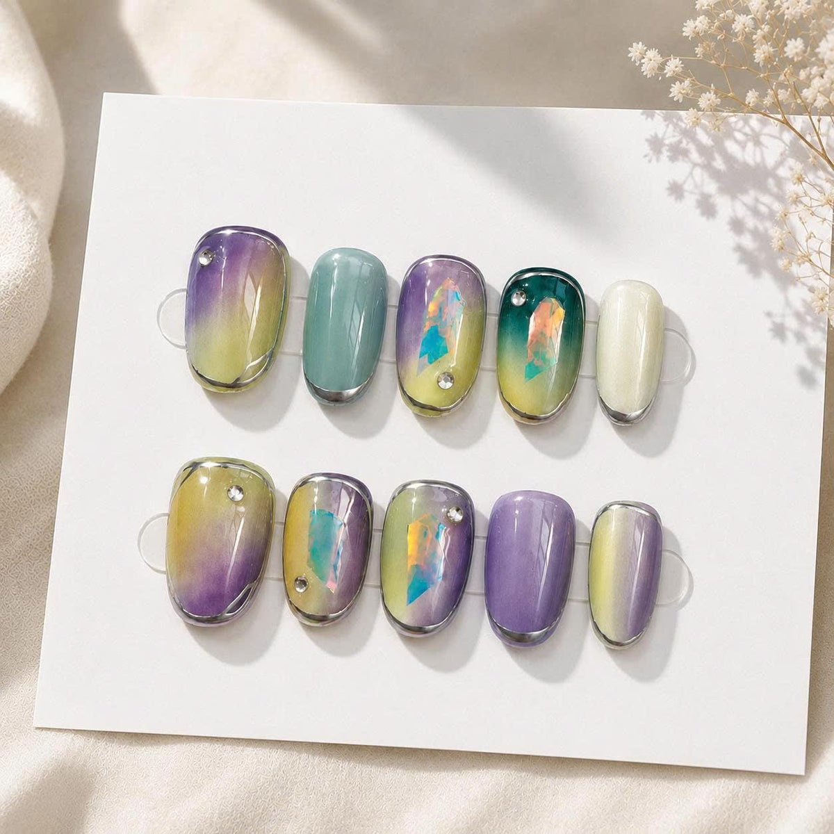 Pastel Cat Eye Press-On Nails – Aurora Gradient Short Oval – Silver Chrome Iridescent