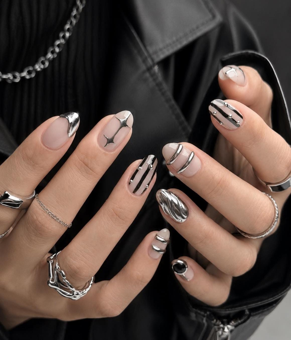 Silver Chrome Press-On Nails – 3D Abstract Almond – Black Stripe Nude Metallic