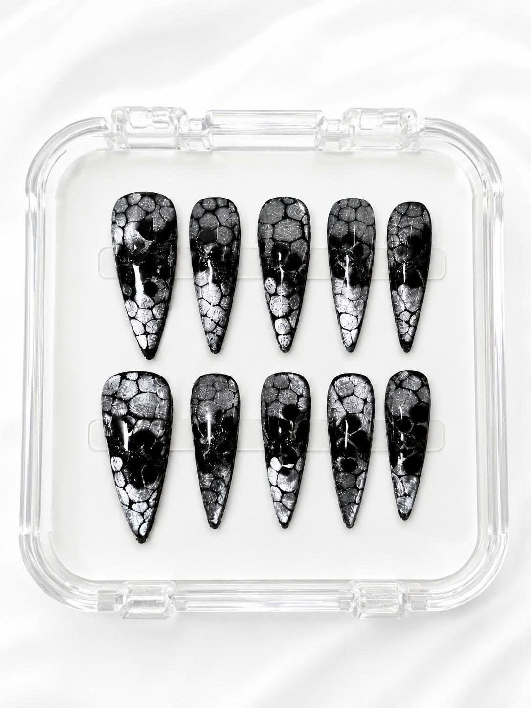 Black & Silver Skull Press-On Nails – Gothic Long Stiletto – Gothic Silver Aurora 3D Details