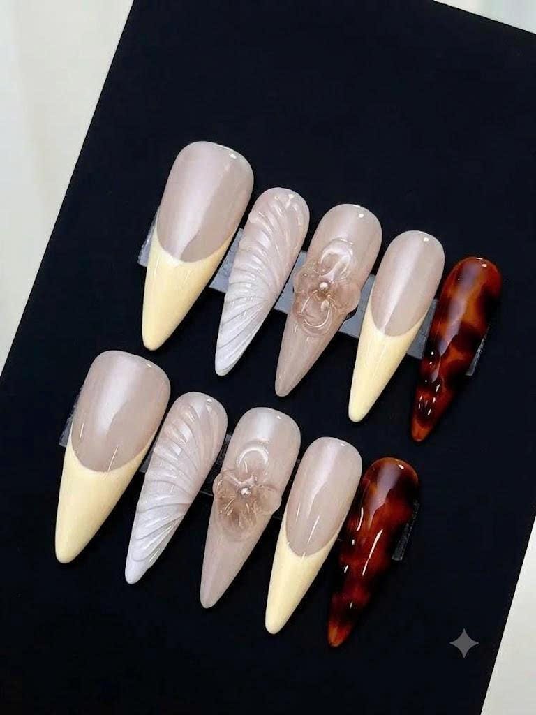 Tortoise Shell Press-On Nails – Neutral French Tip – 3D Floral