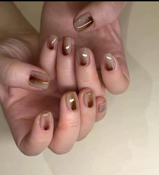 Brown Ombre Press-On Nails – Nude Gradient Details – Short Square