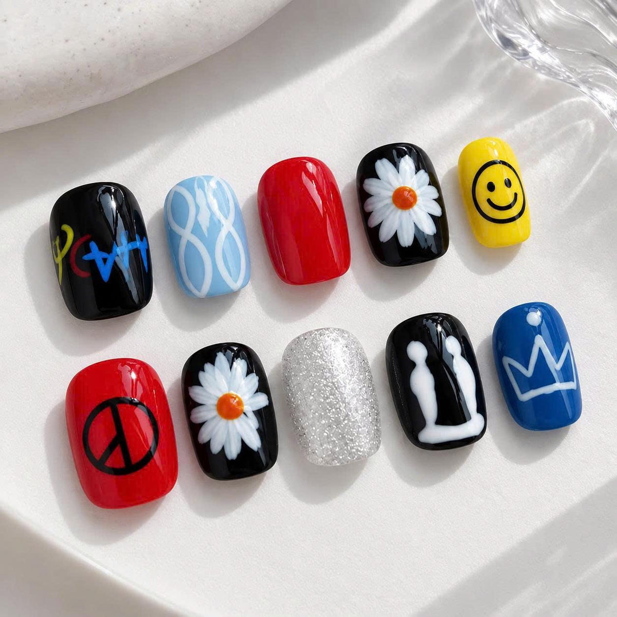Pop Art Press-On Nails – Colorful Graffiti Daisy – Smiley Face Details