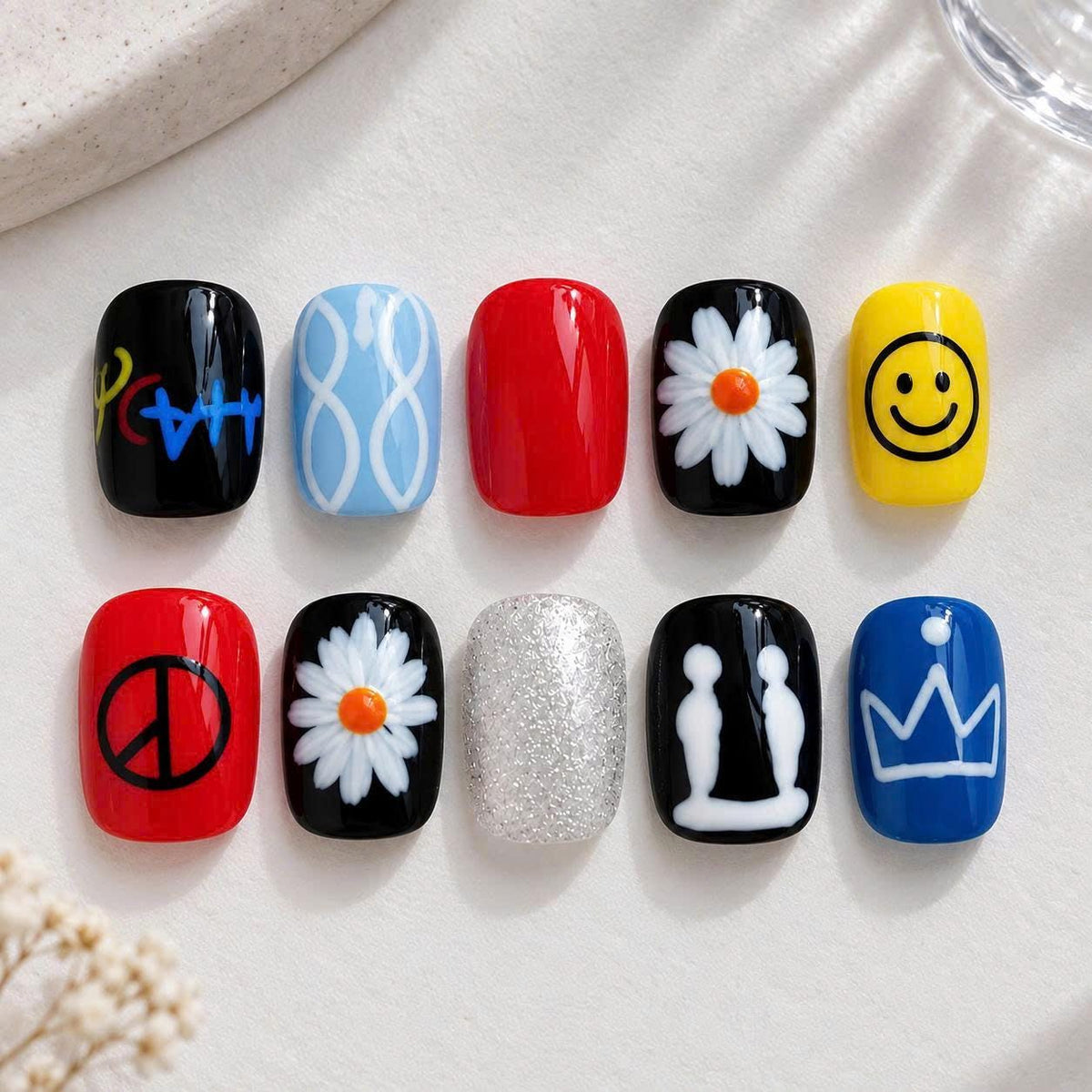 Pop Art Press-On Nails – Colorful Graffiti Daisy – Smiley Face Details