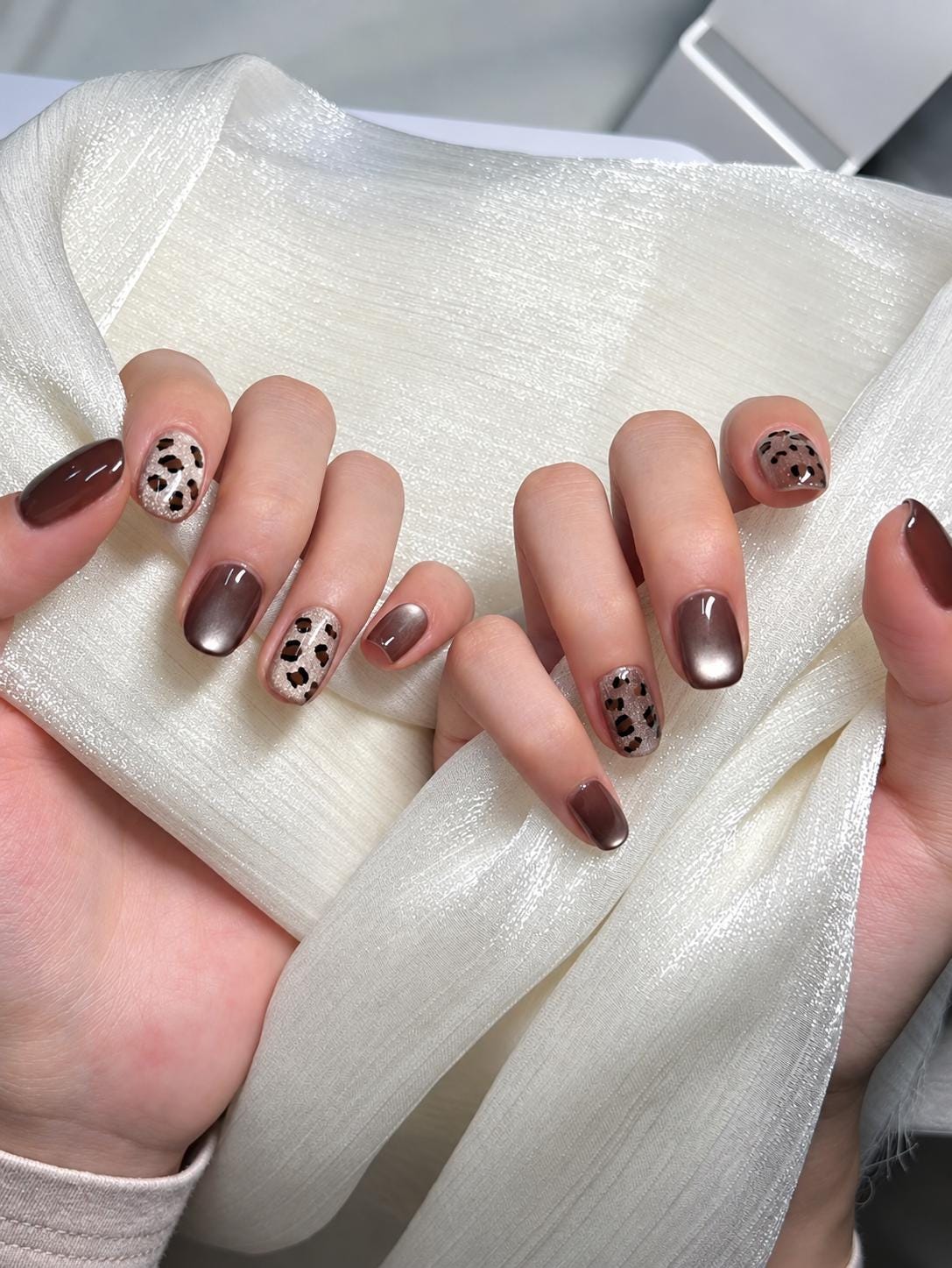 Brown Leopard Press-On Nails – Short Square Cat Eye – Animal Print