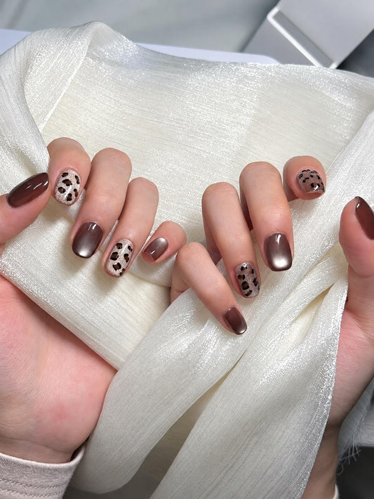 Brown Leopard Press-On Nails – Short Square Cat Eye – Animal Print