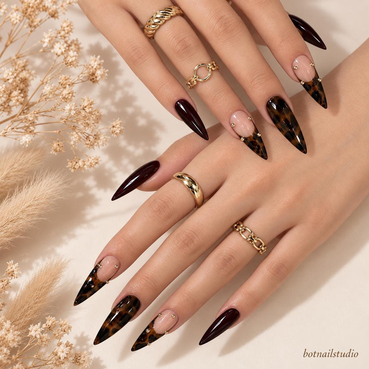 Brown Press-On Nails – Tortoise Shell Y2K – Long Pointed