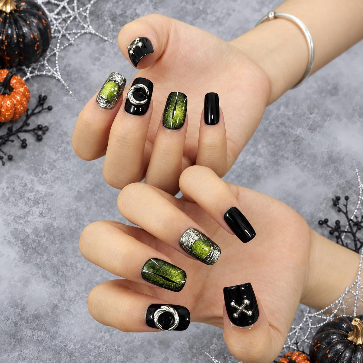 Green Cat Eye Press-On Nails – Black & Silver Gothic Halloween