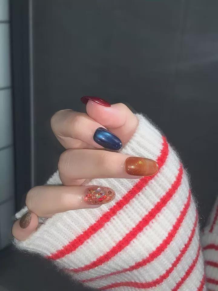 Midnight Autumn Press-On Nails – Navy Cat Eye – Burgundy Amber Glitter