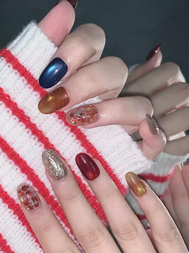 Midnight Autumn Press-On Nails – Navy Cat Eye – Burgundy Amber Glitter