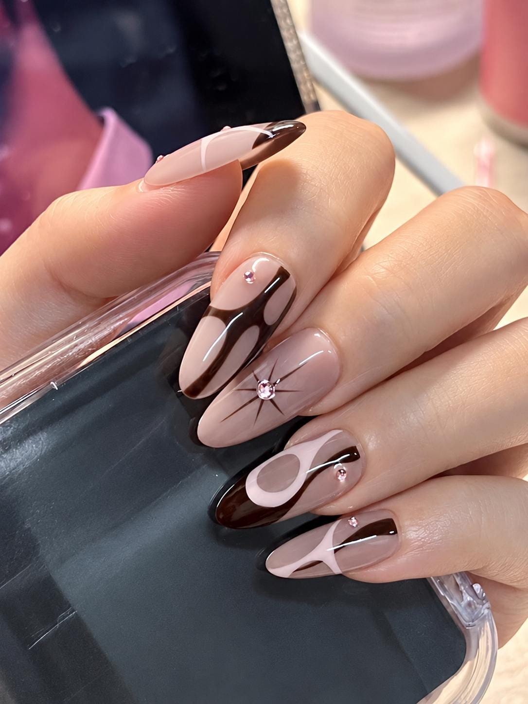 Brown Pink Press-On Nails – Retro Abstract Almond – Rhinestone Y2K