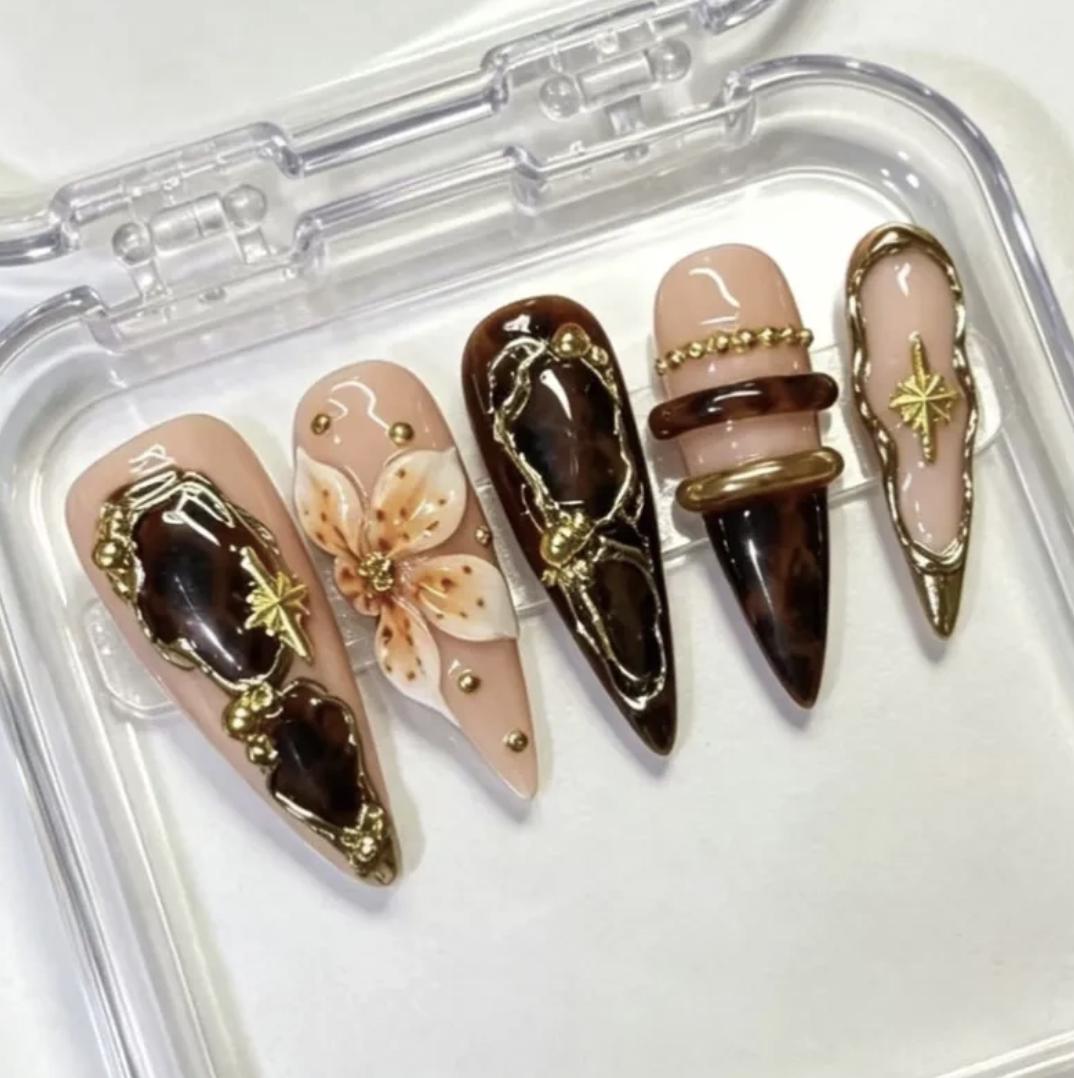 Tortoiseshell Press-On Nails – Brown Gold 3D Floral