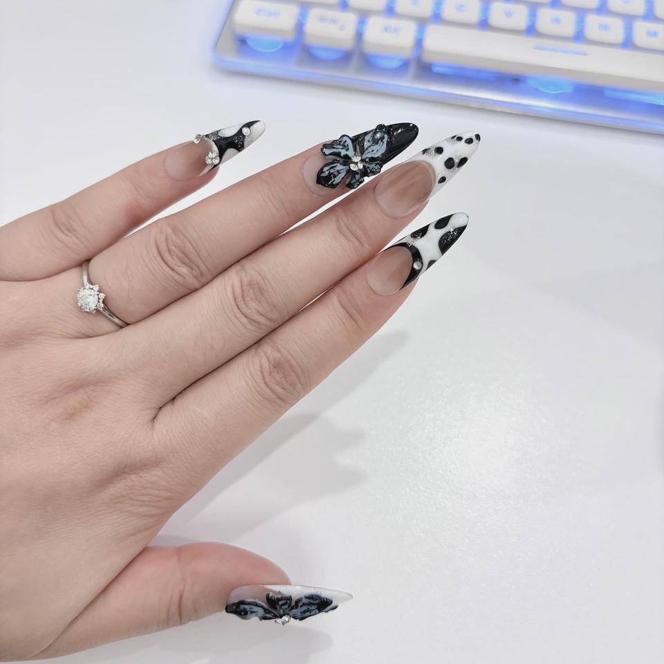 Midnight Butterfly Press-On Nails – Black & White 3D Floral Design