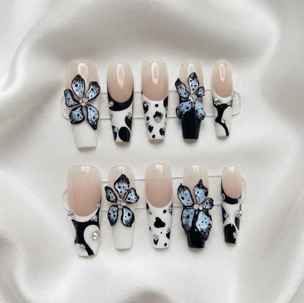 Midnight Butterfly Press-On Nails – Black & White 3D Floral Design