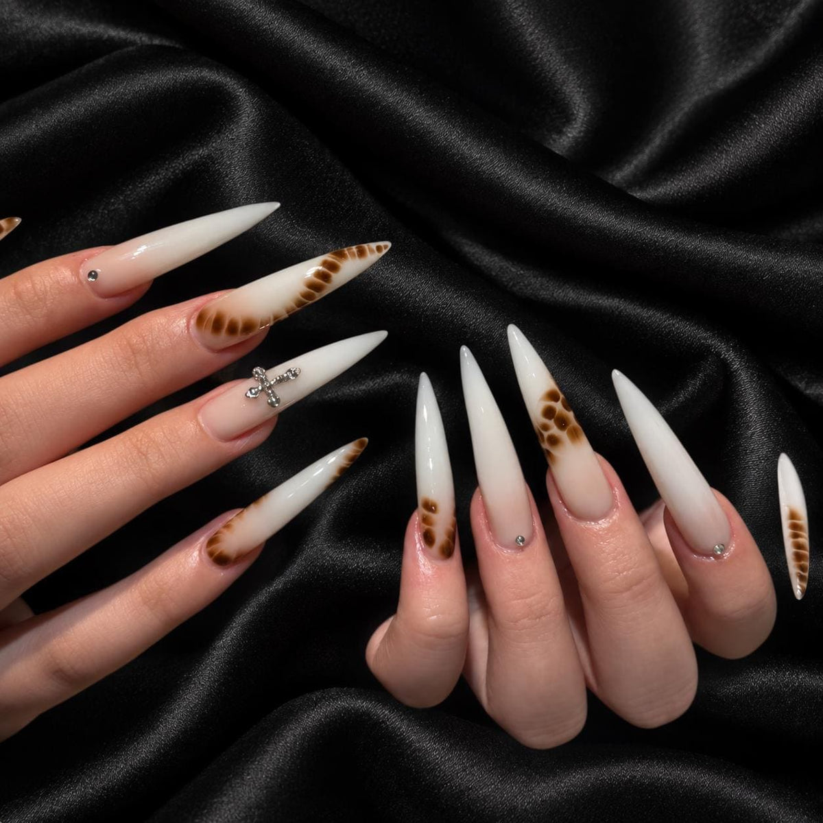 Brown Aura Y2K Press-On Nails – Milky White Airbrush Gothic