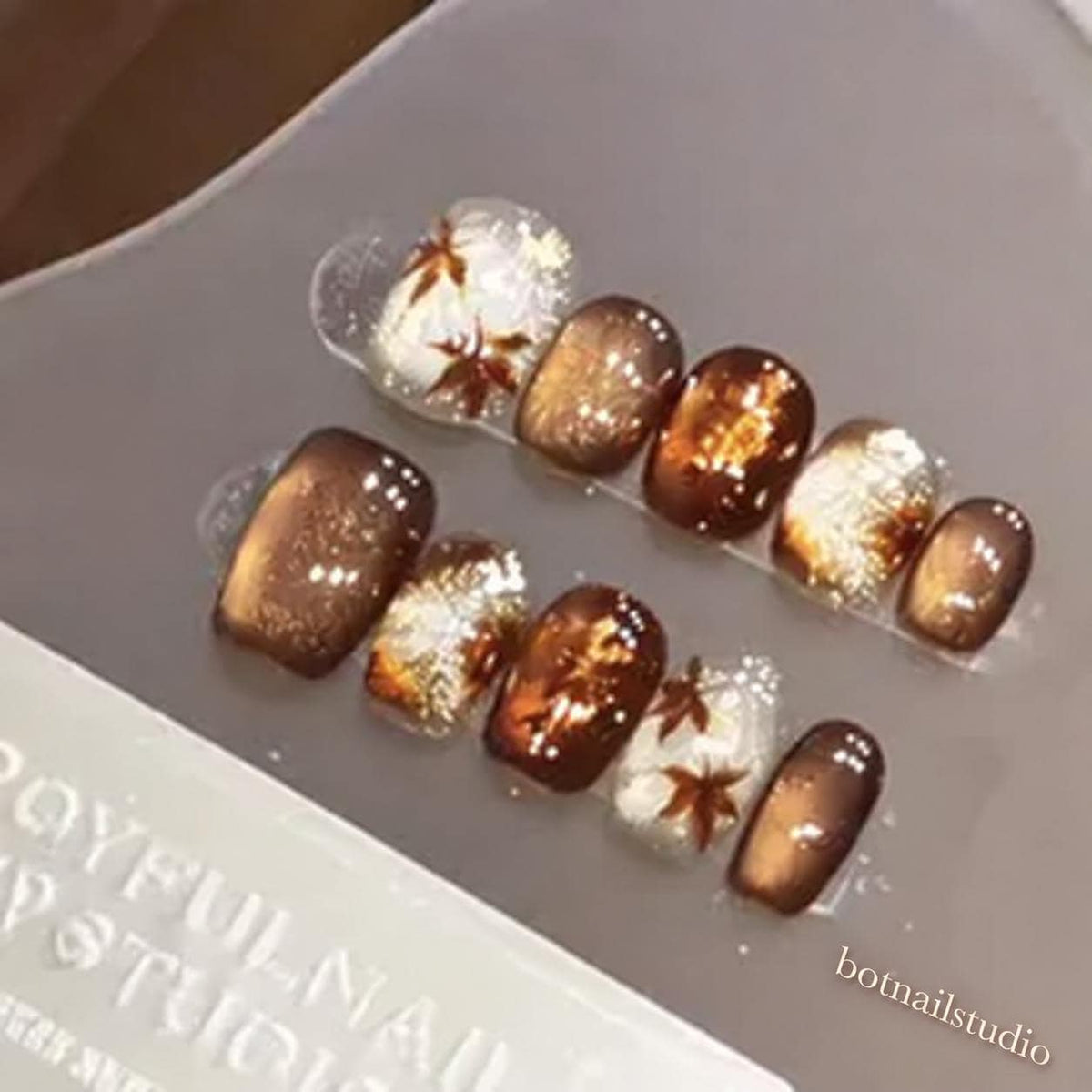 Autumn Maple Leaf Press-On Nails – Brown Cat Eye – Gold Glitter Details