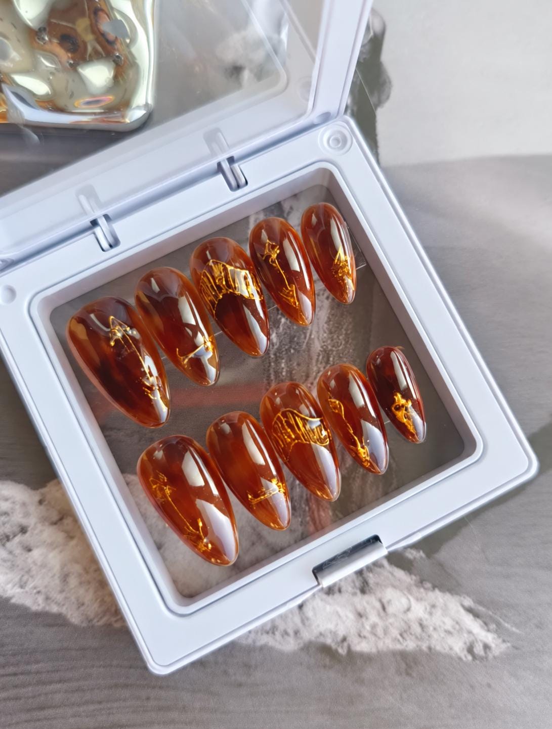 Tortoiseshell Inspired Amber Jelly Press-On Nails – Gold Foil Brown