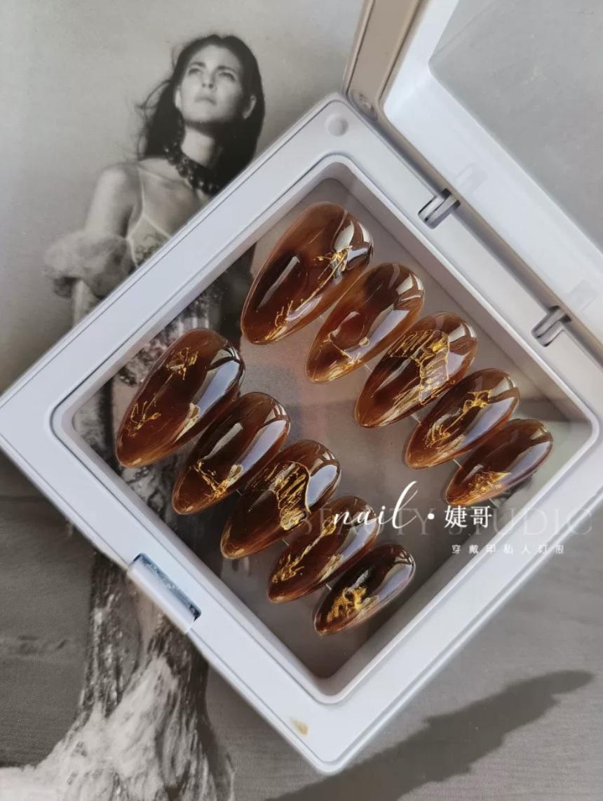 Tortoiseshell Inspired Amber Jelly Press-On Nails – Gold Foil Brown
