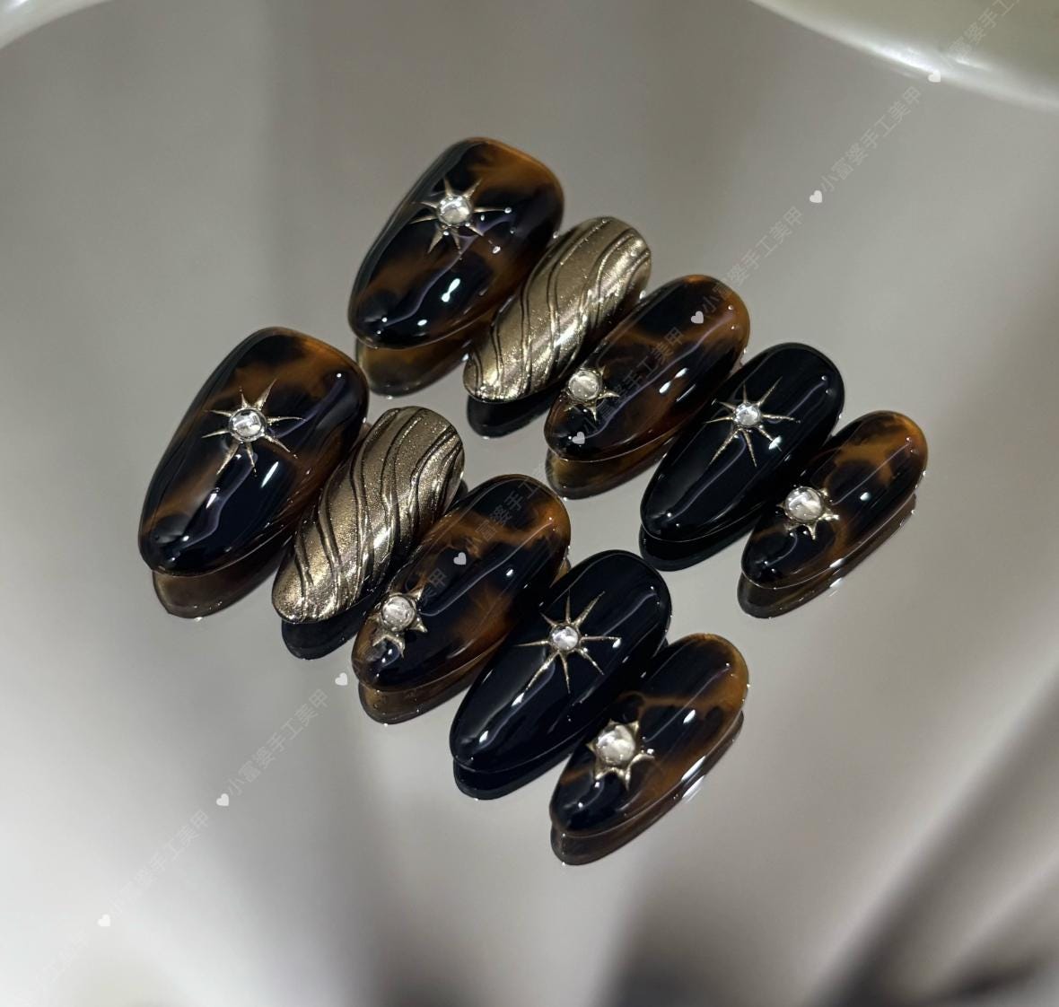 Tortoiseshell Press-On Nails – Black Gold Starburst – Rhinestone