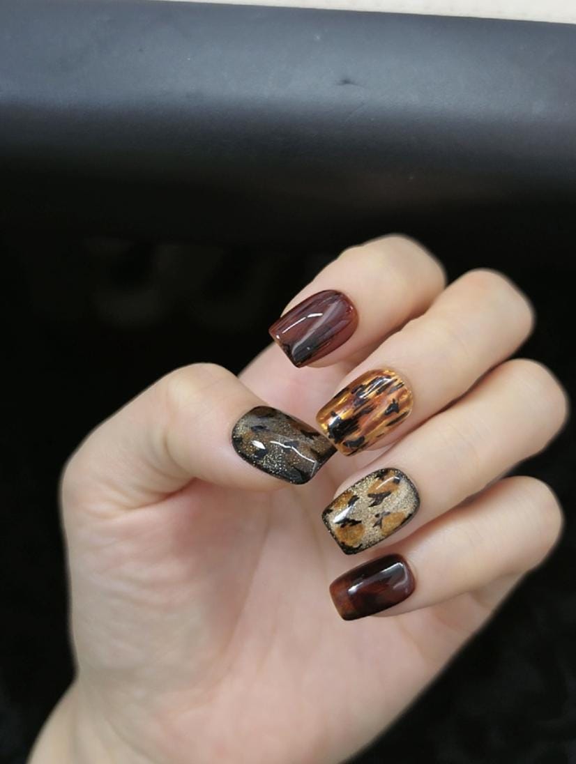 Tortoiseshell Leopard Press-On Nails – Brown Gold Short Square – Animal Print