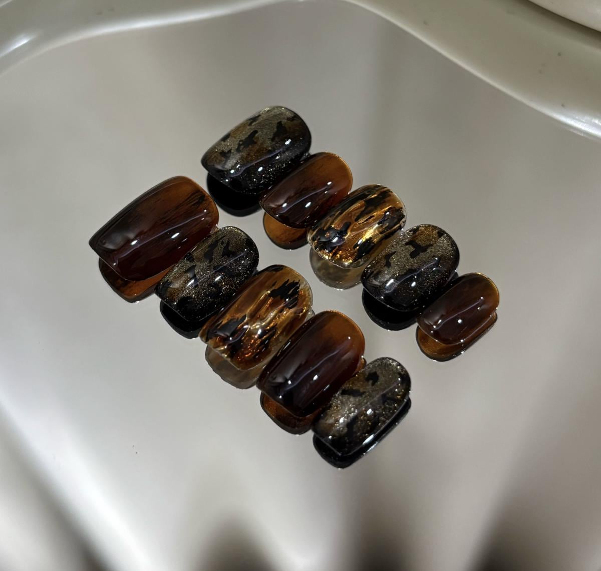Tortoiseshell Leopard Press-On Nails – Brown Gold Short Square – Animal Print