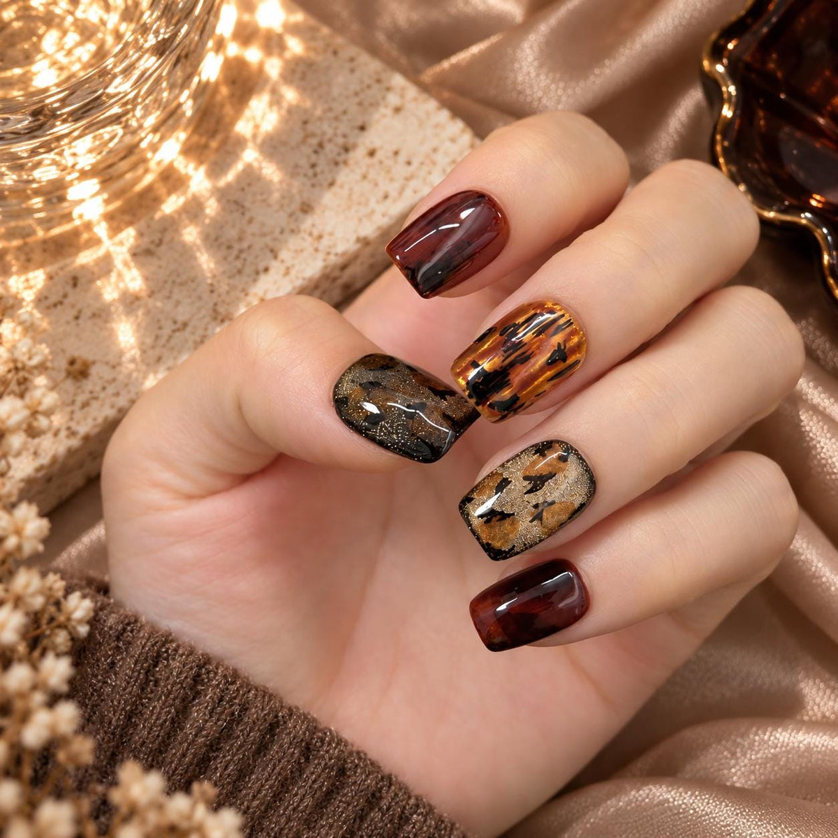Tortoiseshell Leopard Press-On Nails – Brown Gold Short Square – Animal Print