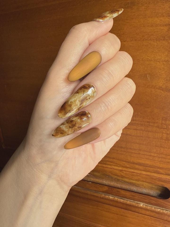 Mustard Yellow Press-On Nails – Amber Marble – Matte Autumn